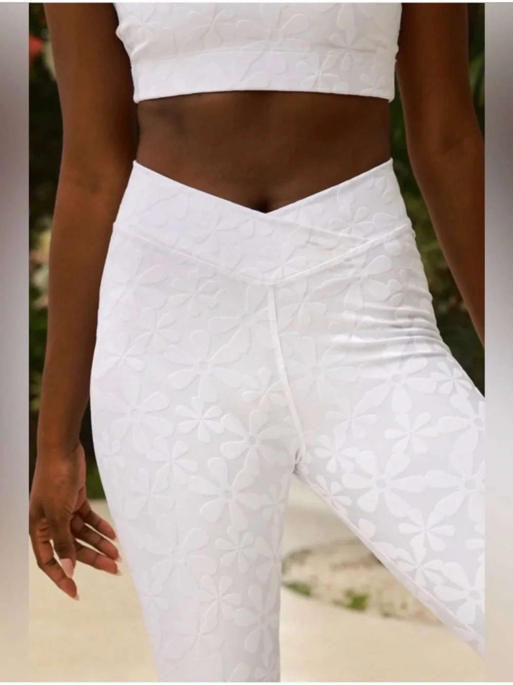 Kenny Flowers The Santorini White Floral Jacquard High-Waist Leggings Sz Medium